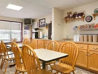 Travelodge By Wyndham Fredericton 